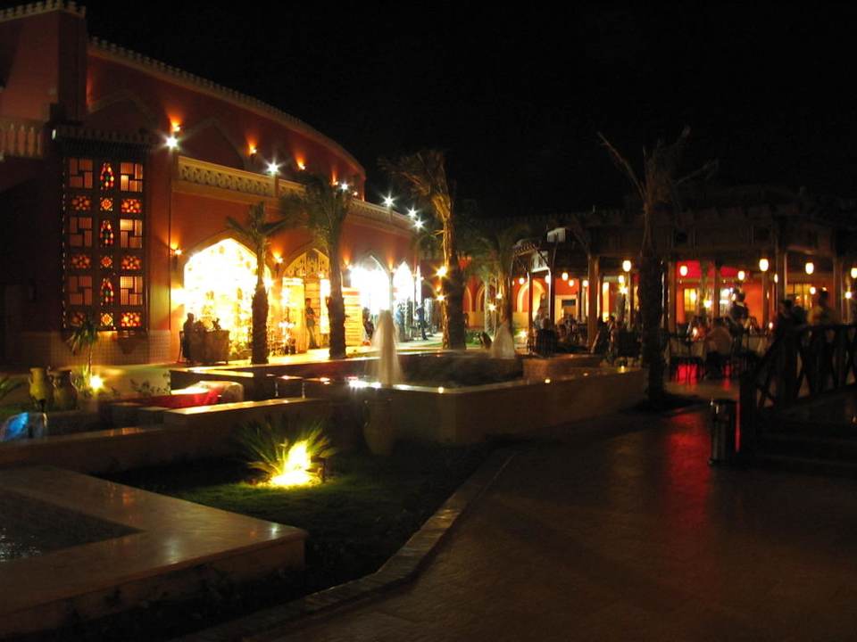 Bei Nacht Pickalbatros Alf Leila Wa Leila Resort - Neverland Hurghada