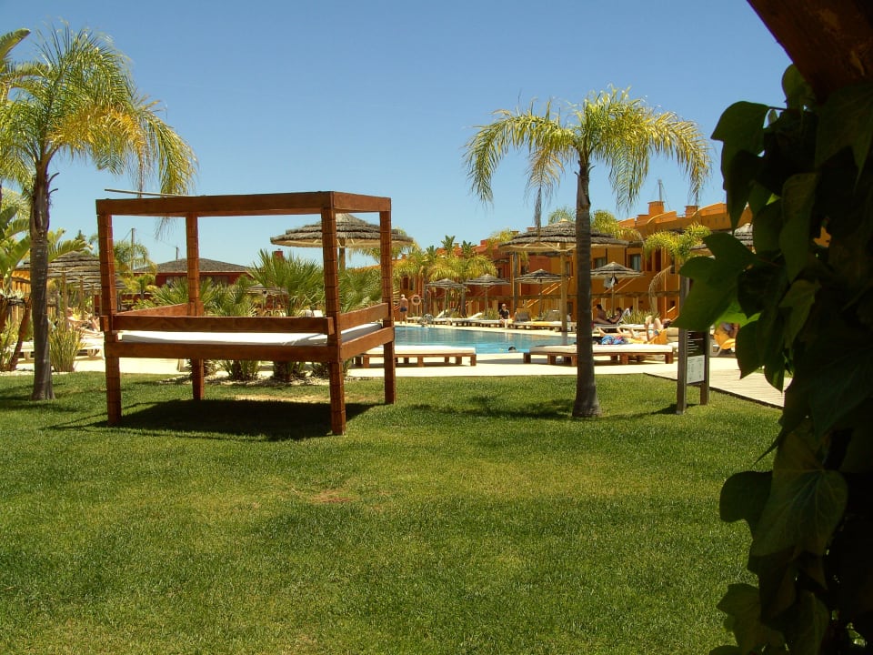 Gartenanlage am Hauptpool NH Marina Portimão Resort
