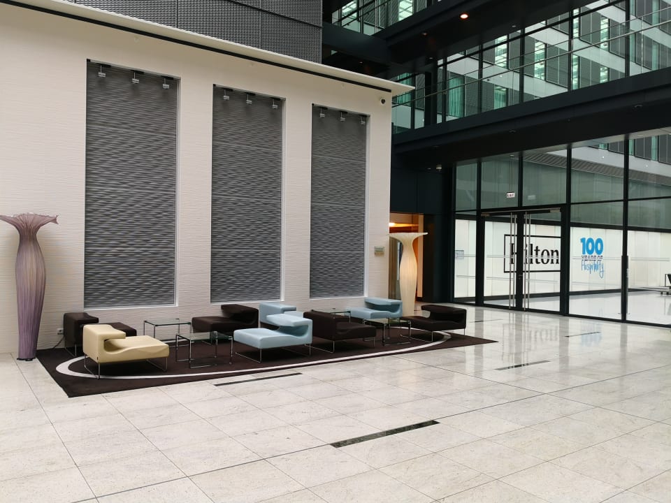 Lobby Hilton Frankfurt Airport