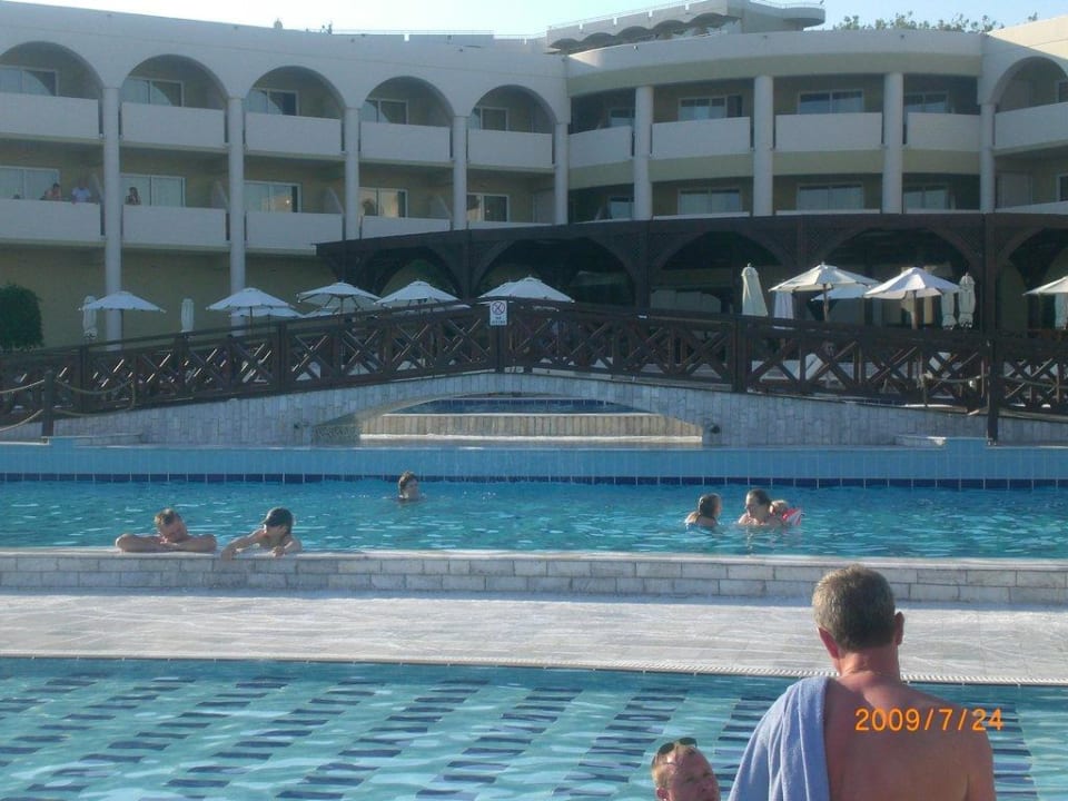 Poolbereich Hotel Kalithea Mare Palace