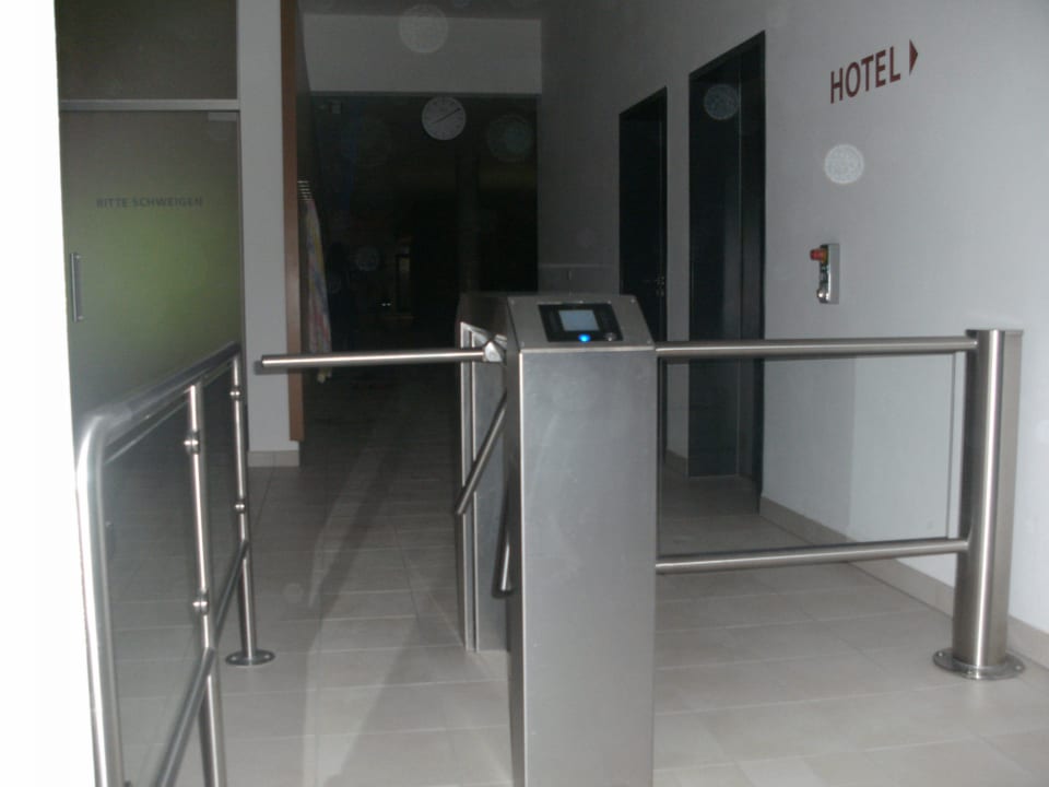 Der Eingang vom Hotel zur Therme Hotel an der Therme Bad Orb