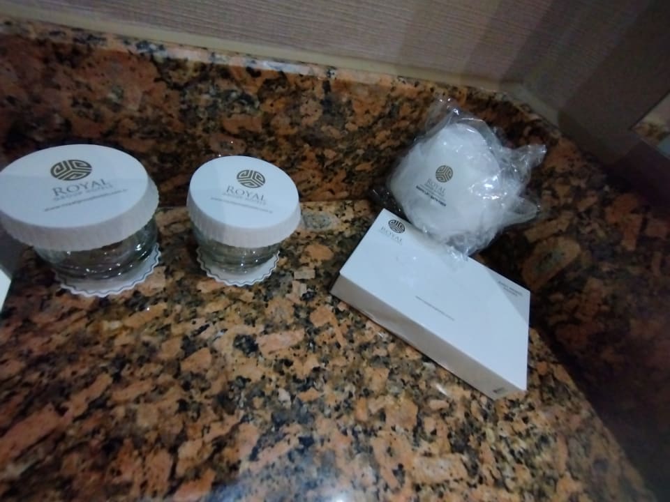 Zimmer Royal Taj Mahal Hotel