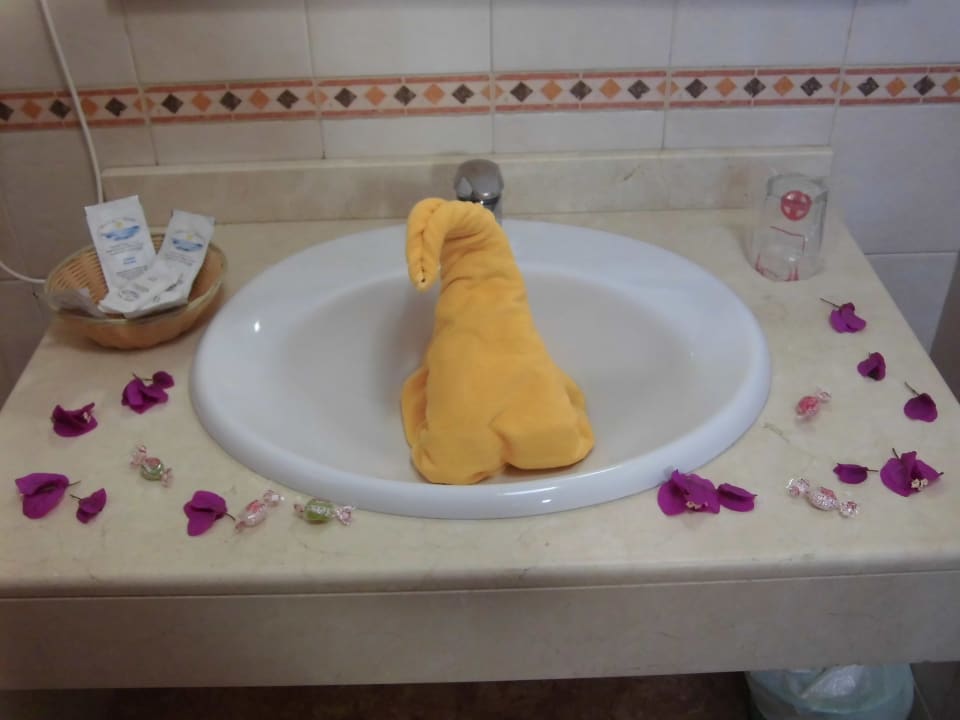 Herzlicher Empfang im Badezimmer Hotel Floresta