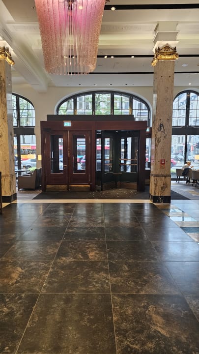 Lobby Reichshof Hamburg