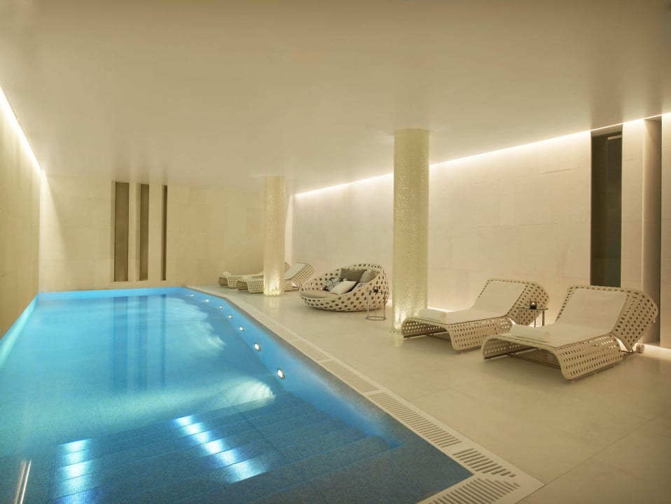 WET swimming pool SO Sofitel Sankt Petersburg