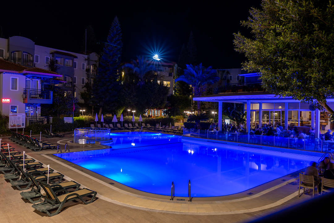 Pool Hotel Gardenia Beach