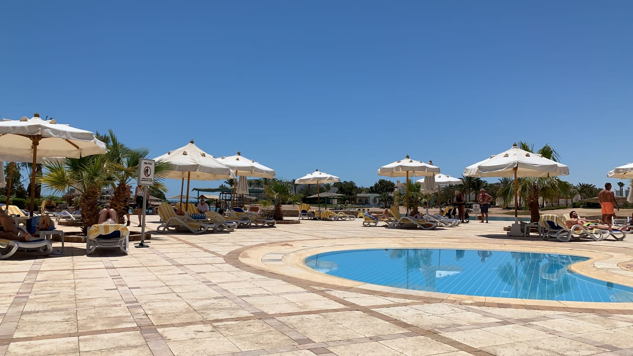 Pool Mövenpick Resort & Spa El Gouna