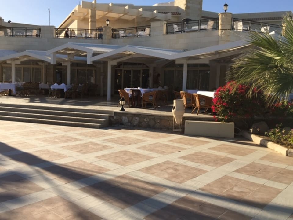 Gastro Brayka Bay Resort