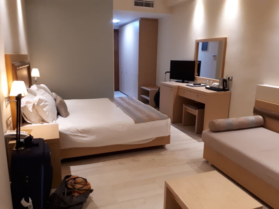 Zimmer Alexandra Beach Resort & Spa