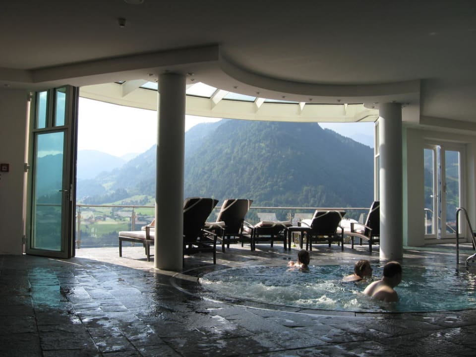 Pool mit Ausblick Hotel Zinnkrügl