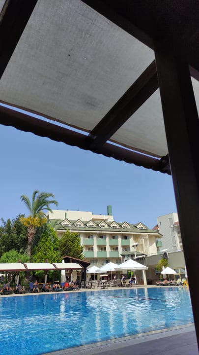 Pool Side Breeze Hotel