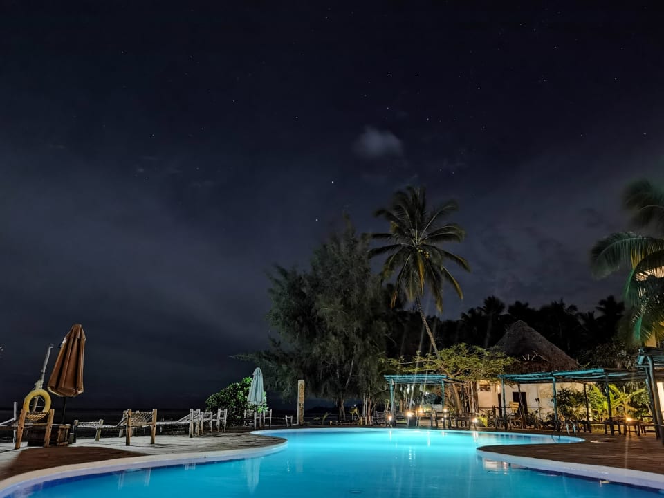 Pool Reef & Beach Resort