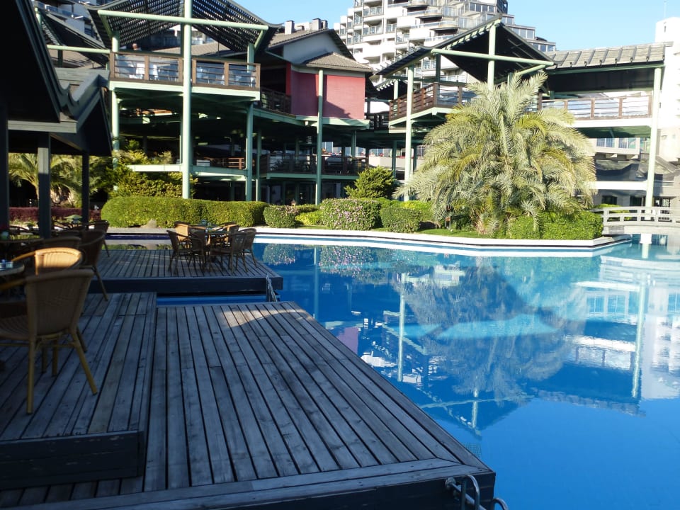 Ansicht vom Tea-House aufs Hotel Limak Lara Deluxe Hotel & Resort