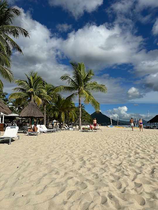 Strand La Pirogue Mauritius