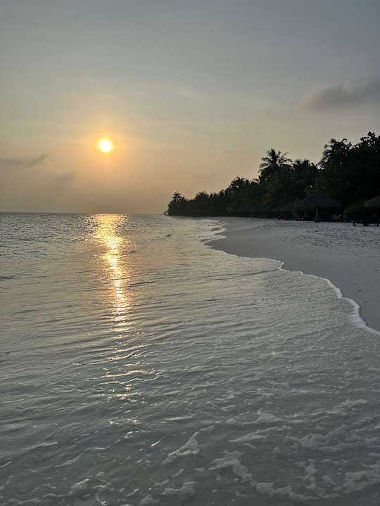 Strand Kuredu Island Resort & Spa