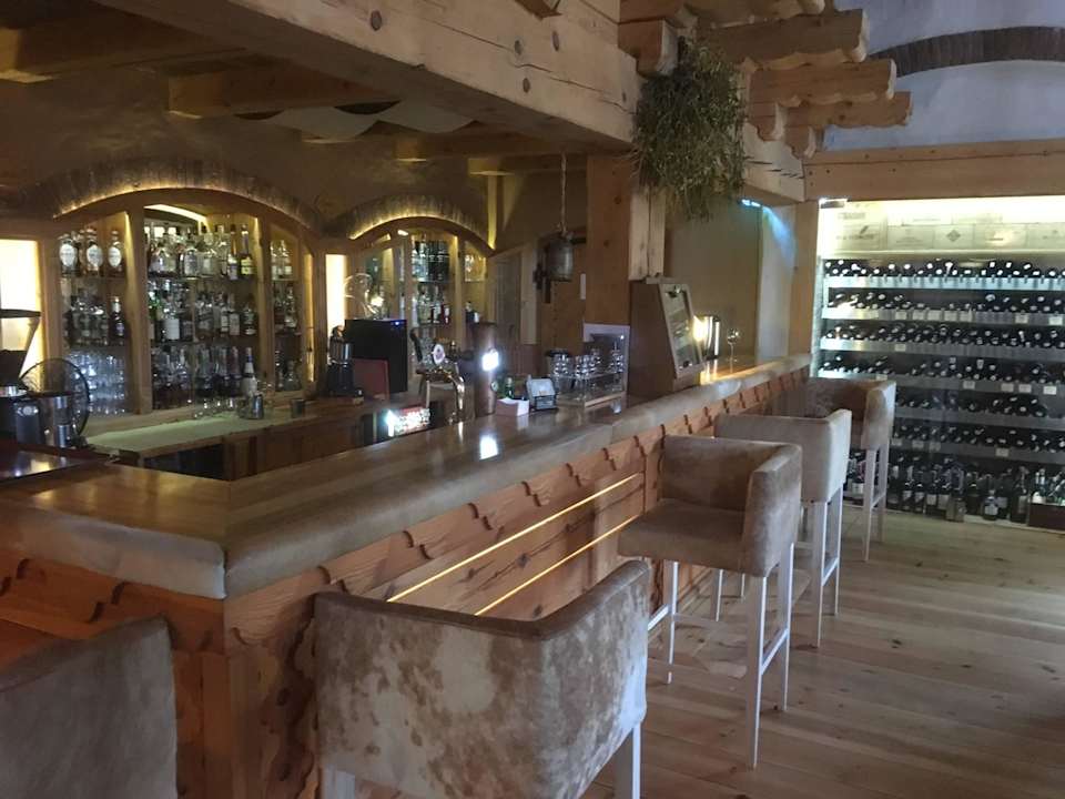 Bar w restauracji Hotel Głęboczek Vine Resort & Spa