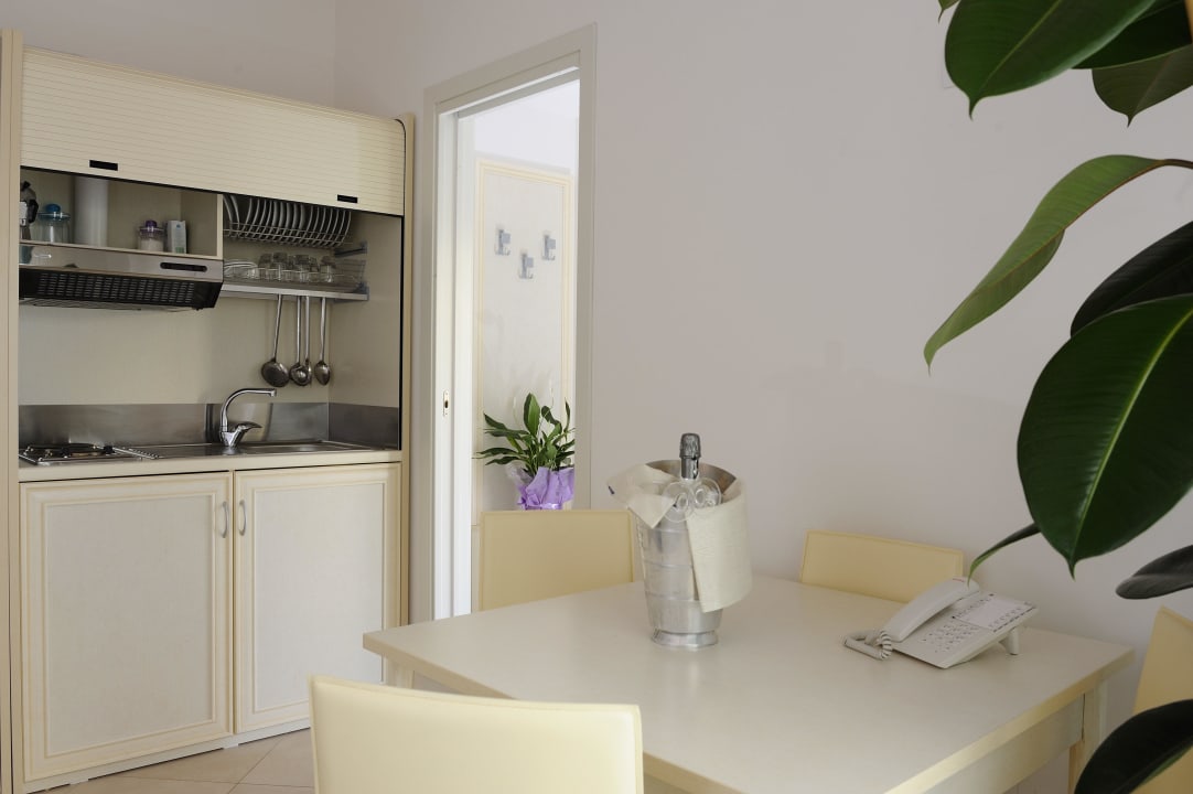Residence Smeraldo Riccione vacanza holiday urlaub Holiday Home Residence Suite Smeraldo