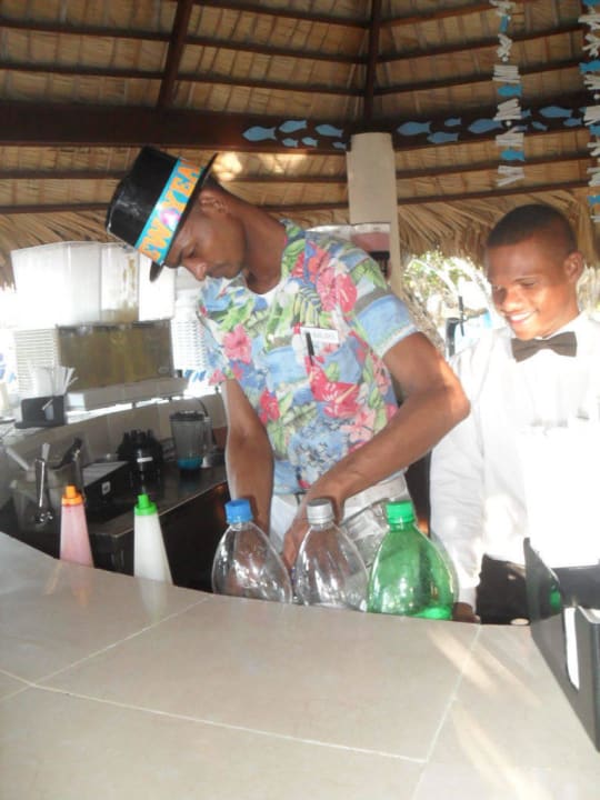 Mr. Exelente, Die Stimmungskanone Bahia Principe Grand El Portillo