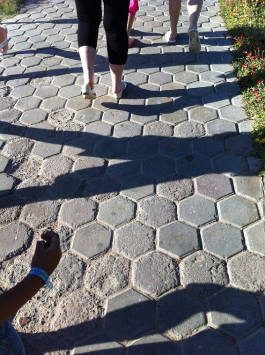 Gehweg Brayka Bay Resort