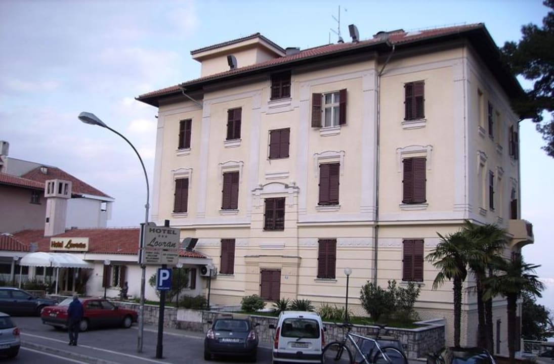 Aussenansicht vorne Hotel Lovran