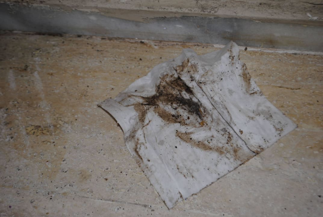 Haare, Schimmel, Dreck, Staub u.s.w. Grand Yazici Club Marmaris Palace