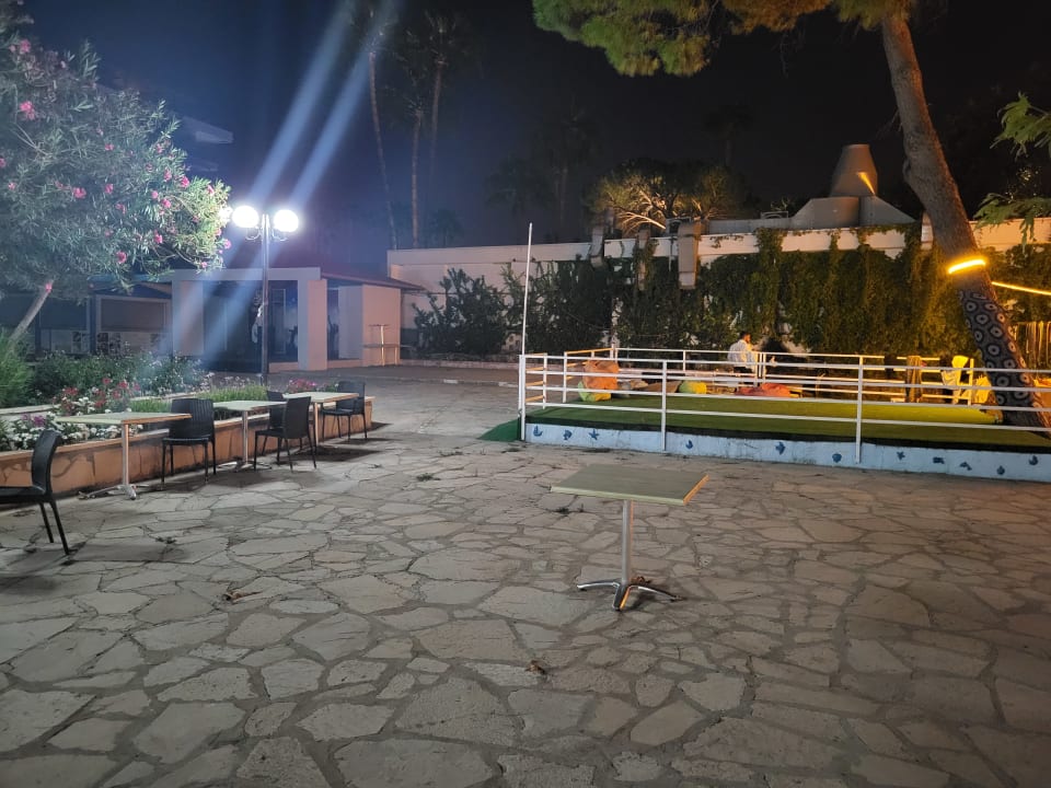 Gartenanlage Hotel Sirma