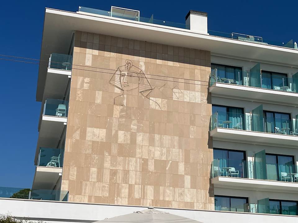 Außenansicht Hotel Luxor