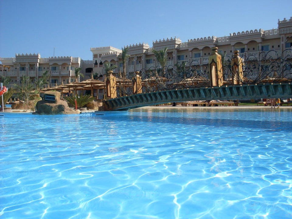 "Hotelzufahrt" Pickalbatros Palace Resort (Hurghada) • HolidayCheck ...