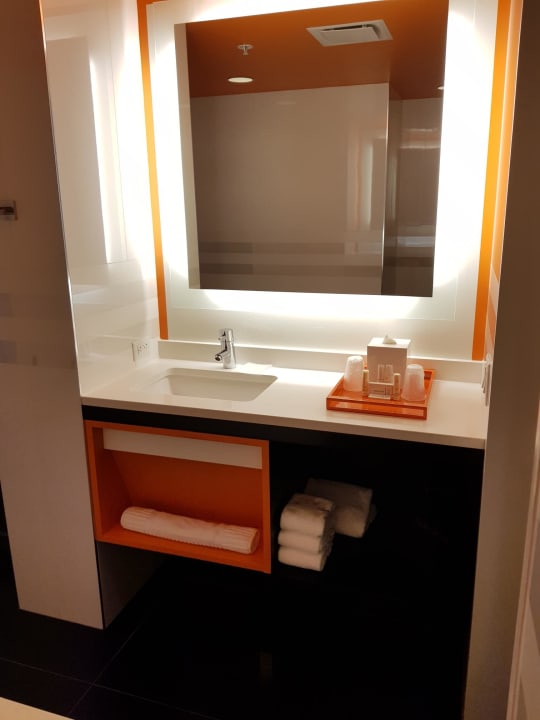 Zimmer Courtyard Hotel by Marriott New York Manhattan/Central Park