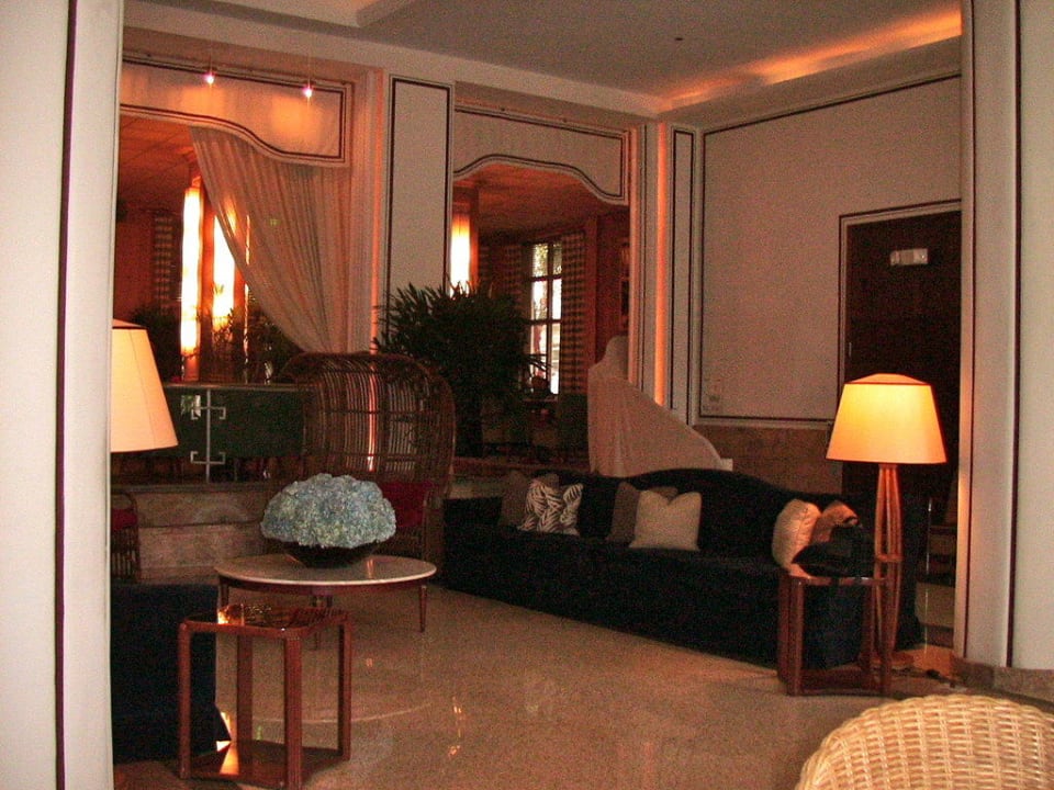 Lobby Hotel The Raleigh