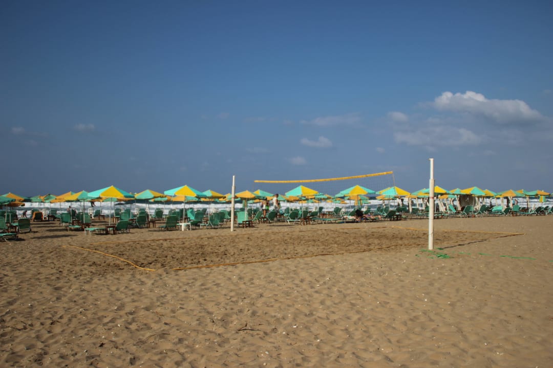 Beachvolleyballplatz Mythos Palace Resort & Spa