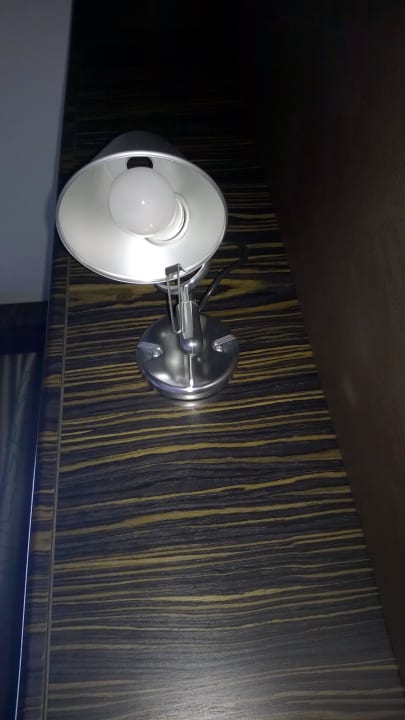 Bett - Beleuchtung Motel One Hamburg-Alster