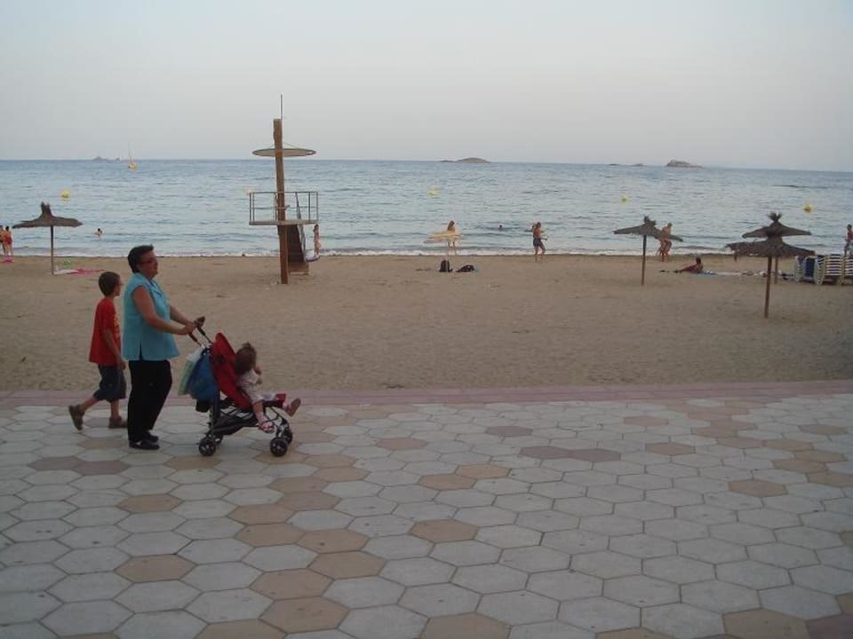 Strand direkt vor dem Hotel Hotel Figueretas