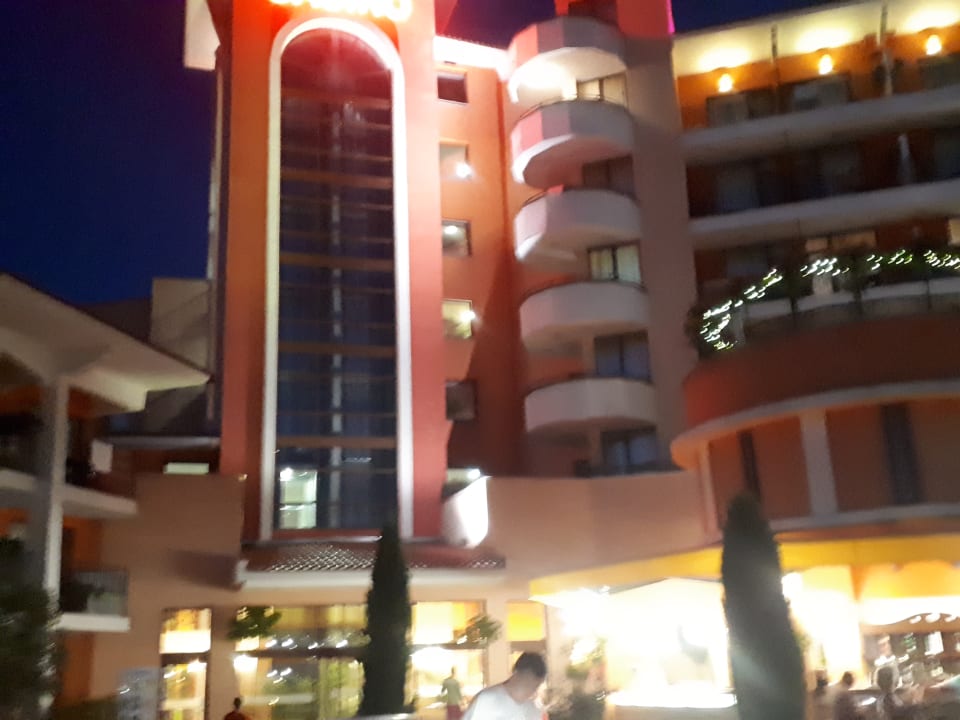 Außenansicht Hotel Hrizantema