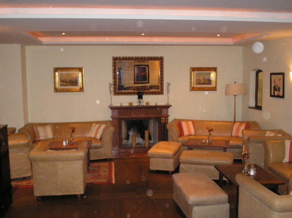 Sitzgruppe an der Bar Genussdorf Gmachl - Hotel & Spa