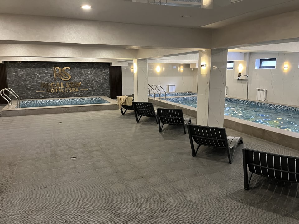 Pool Wyndham Garden Tashkent