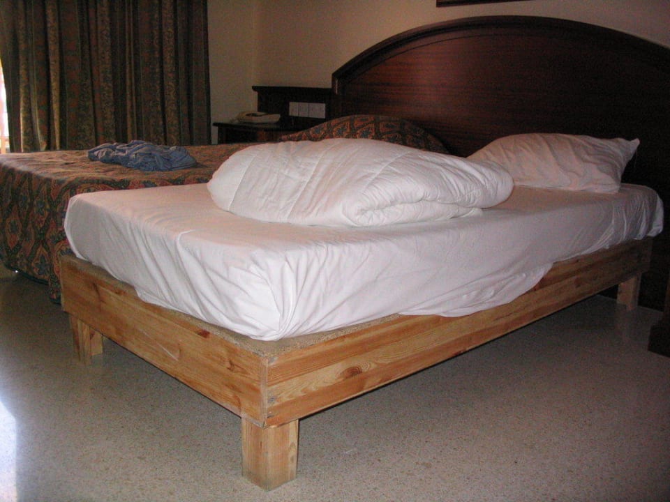 Zimmernummer 3309: Das Bett The Bugibba Hotel