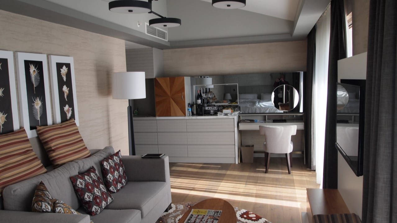 Penthouse Suite 2405 Acanthus Cennet Barut Collection