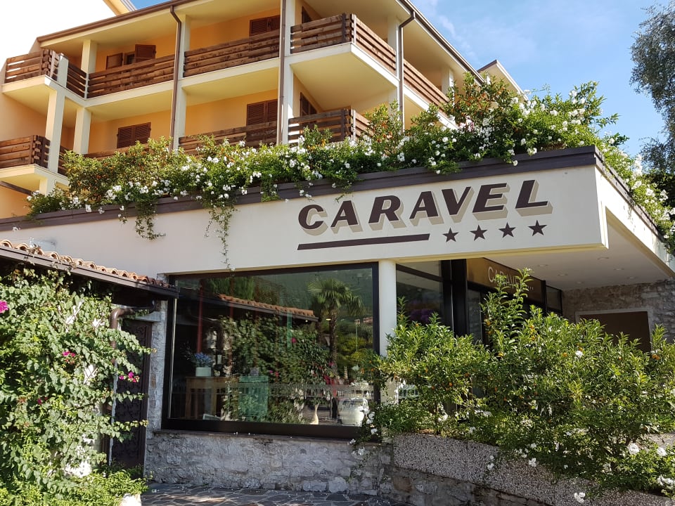 Außenansicht Hotel Caravel
