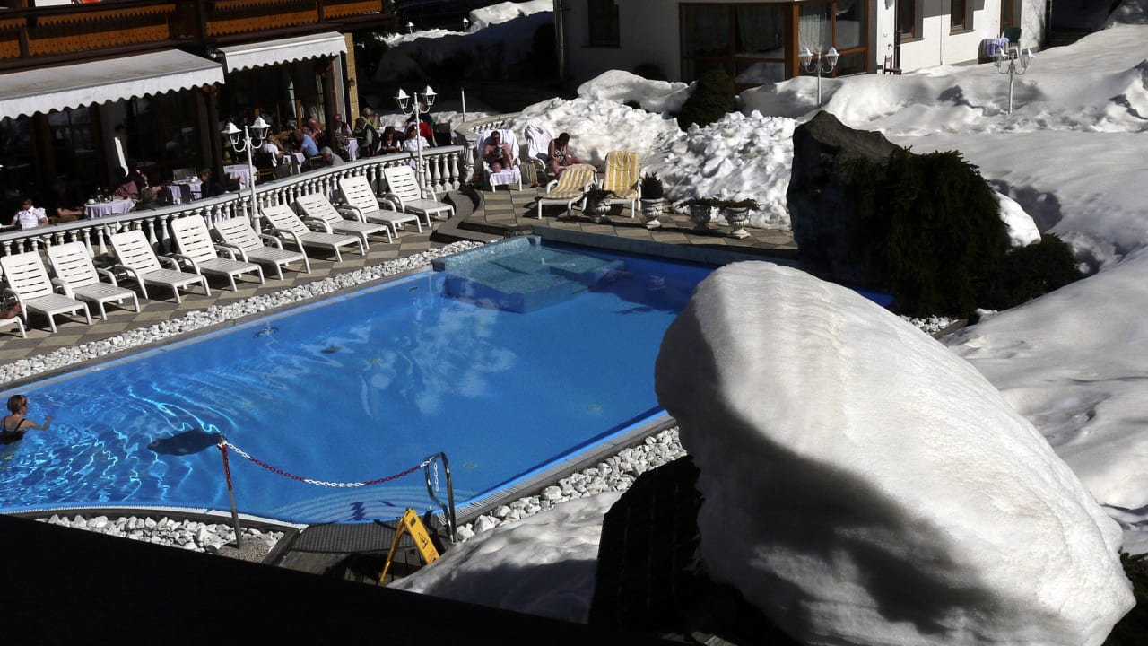 Ausblick aus dem Wellnessbereich Sonklarhof