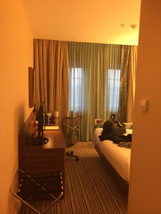 Blick ins Zimmer Hilton Garden Inn Frankfurt Airport