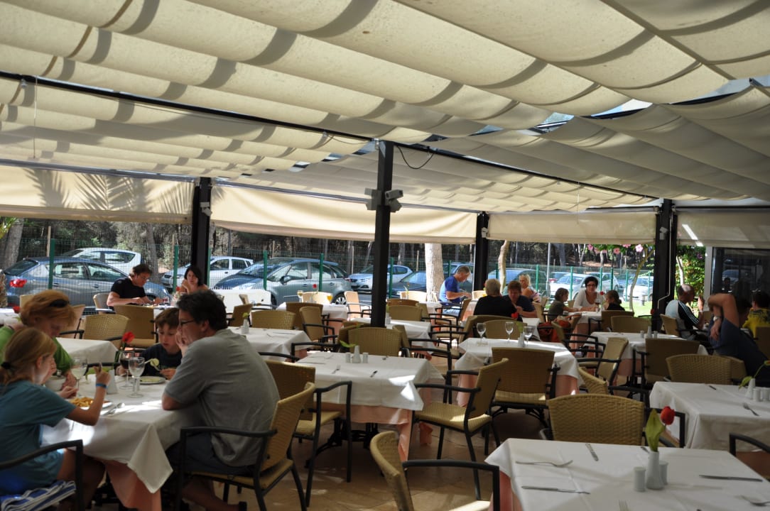 Überdachte Restauranterrasse Hipotels Bahia Grande