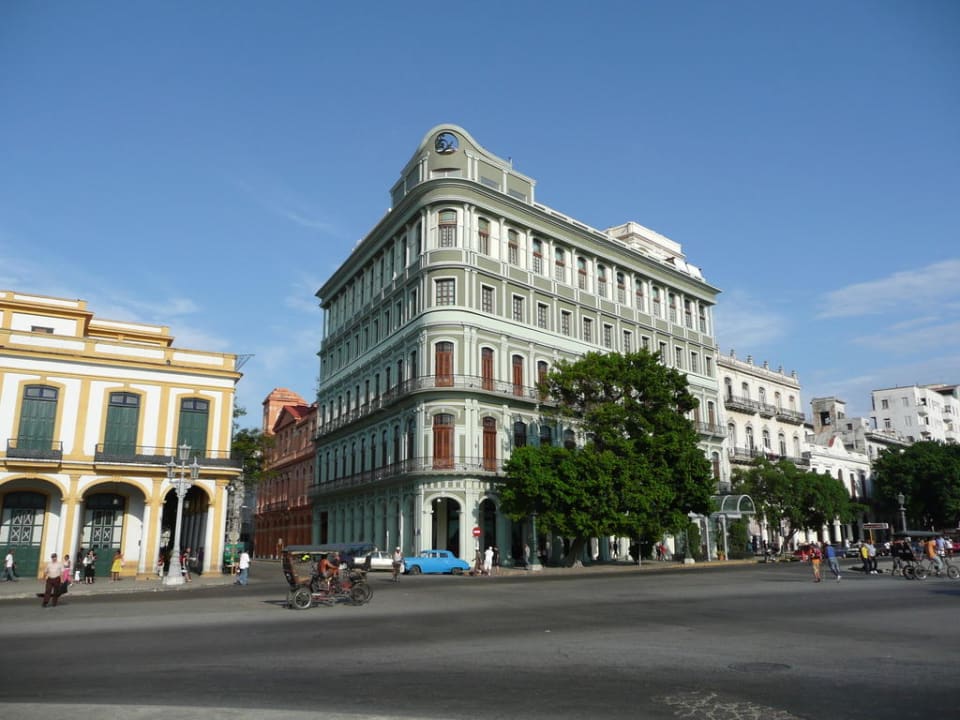 Außenansicht Hotel Saratoga