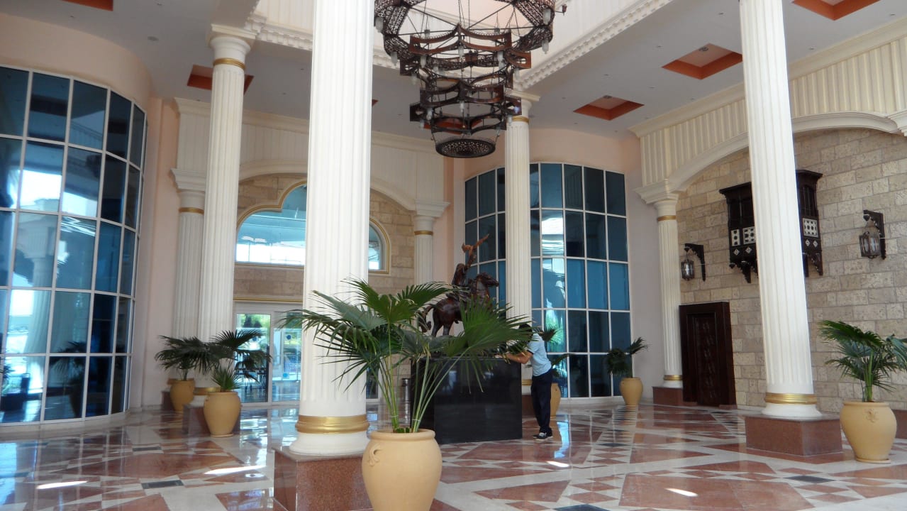 Blick auf den Hoteleingang Sultan Gardens Resort
