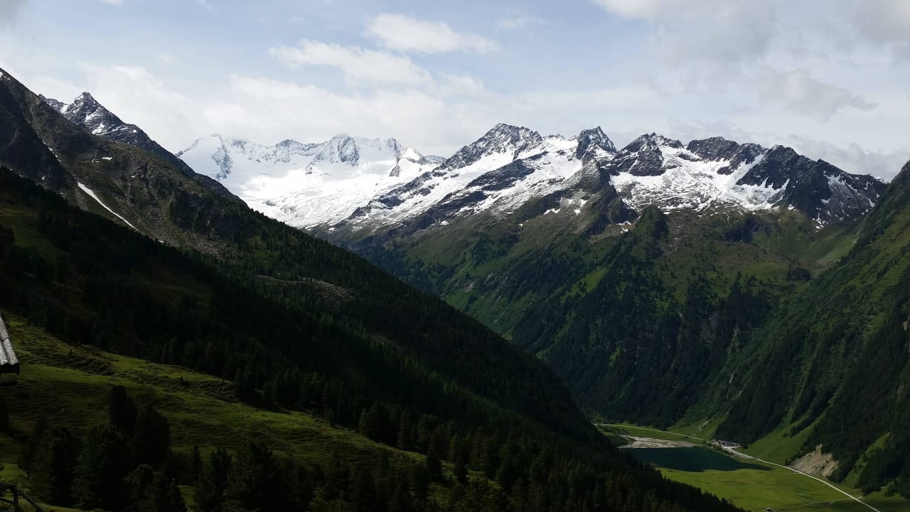 Ausblick vom Wandertag Berghotel Der Königsleitner -Adults Only