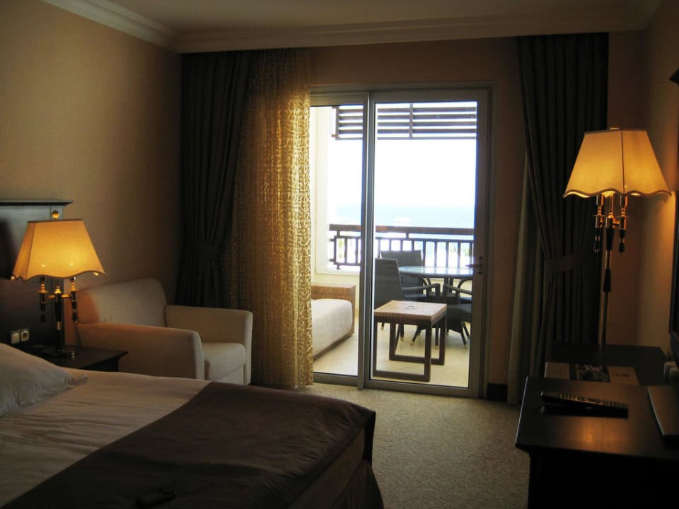 Deluxe Room Latanya Park Resort