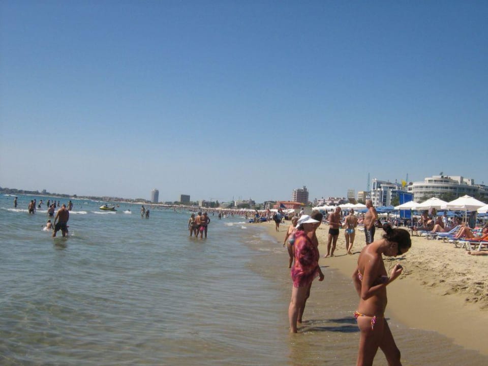 Sonnenstrand bei Hochbetrieb Hotel Lion Sunny Beach