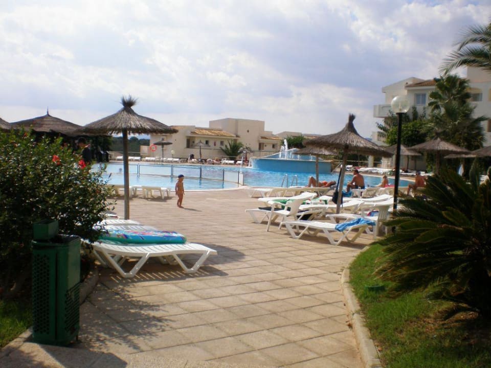 Pool2 am Hotel blau punta reina