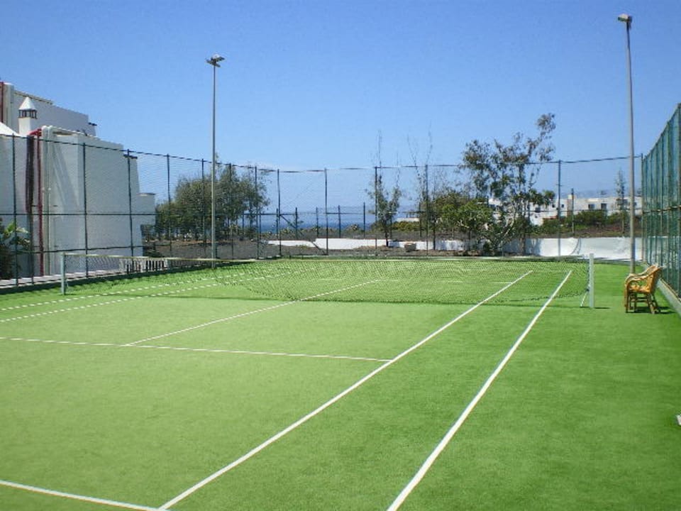 Kunstrasentennisplatz allsun App.-Hotel Albatros