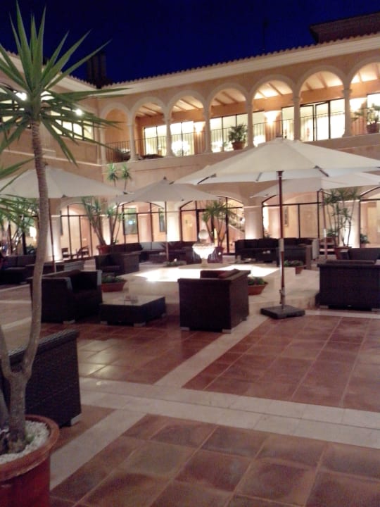 Innenhof Hacienda Son Antem Golf Resort, Autograph Collection